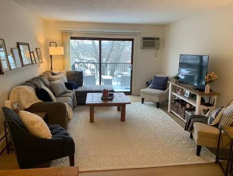 2800 Hillsboro Ave N #316, New Hope, MN 55427