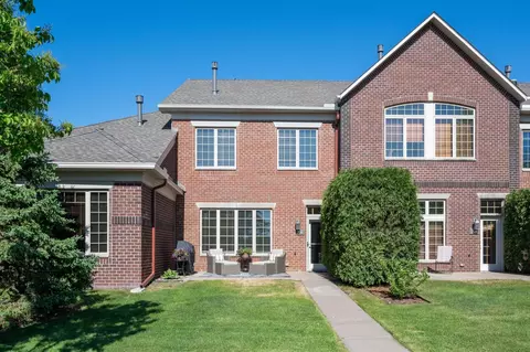 330 Valley Cmns, Hudson, WI 54016