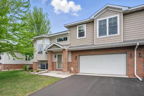 20161 Holister Ln, Lakeville, MN 55044