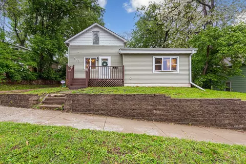 513 W Pleasant St, Mankato, MN 56001