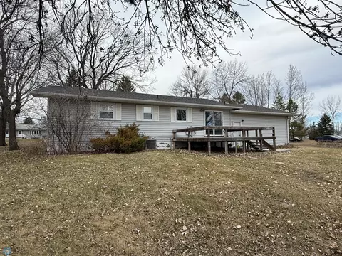 2118 11th Ave SW, Devils Lake, ND 58301 photo 4