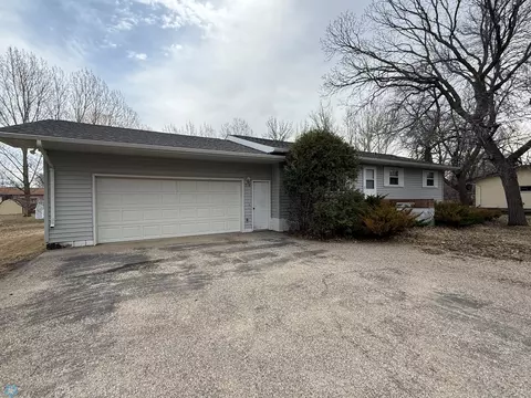 2118 11th Ave SW, Devils Lake, ND 58301 photo 2