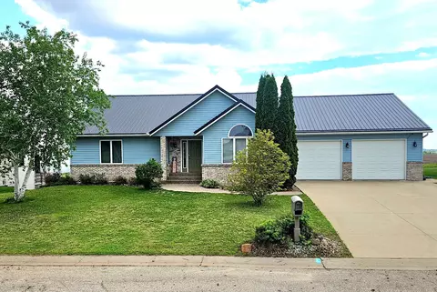 213 Park Dr, Lewiston, MN 55952