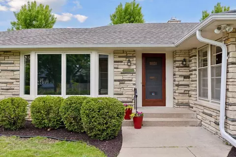 1700 W 26th St, Minneapolis, MN 55405