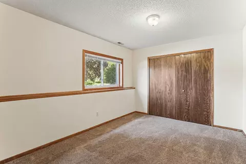 Bedroom - 109 Robert Rd, Jordan, MN 55352 photo 5 of 8