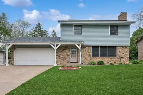 2197 Beam Ave, Maplewood, MN 55109