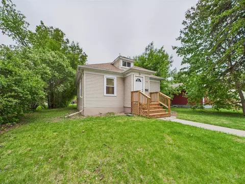 710 Lyndale Ave, Morris, MN 56267