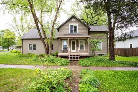 428 N 4th St, River Falls, WI 54022