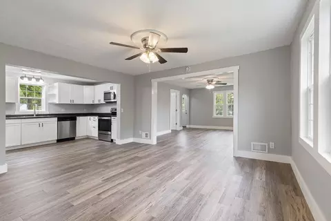 Living - 806 N 4th St, Marshall, MN 56258 photo 3 of 7