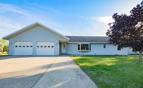 101 6th St NW, Perham, MN 56573