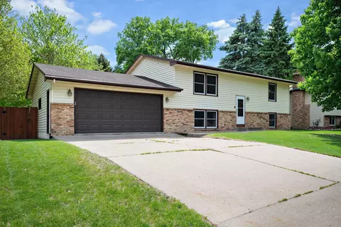 11481 98th Ave N, Maple Grove, MN 55369