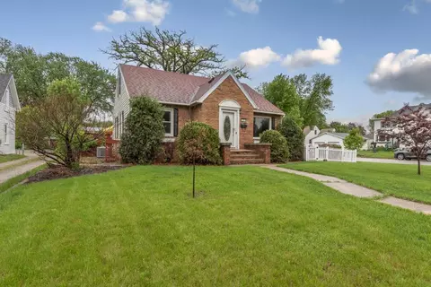1207 S Cedar Ave, Owatonna, MN 55060