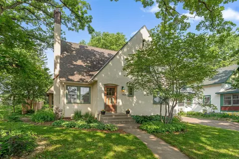 1425 Grantham St, Saint Paul, MN 55108