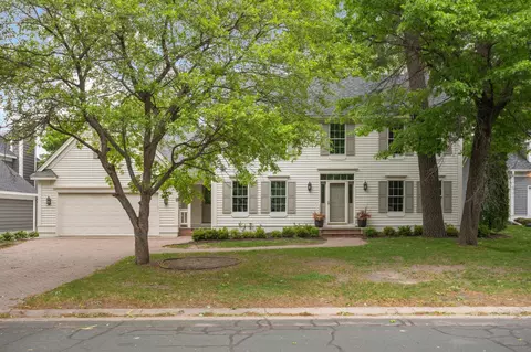 467 Harbor Cir, Shoreview, MN 55126