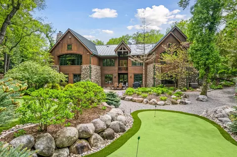 2442 Meeting St, Wayzata, MN 55391