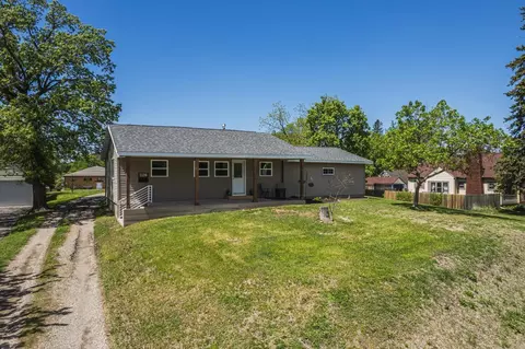 1136 Lincoln Ave, Detroit Lakes, MN 56501
