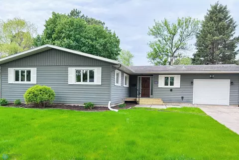 2834 2nd St N, Fargo, ND 58102