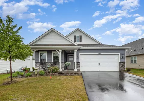 13615 Applewood Trl, Rosemount, MN 55068