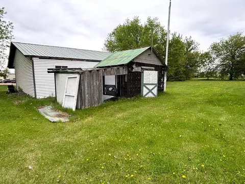Exterior - 604 Vaughan St E, Goodridge, MN 56725 photo 3 of 3