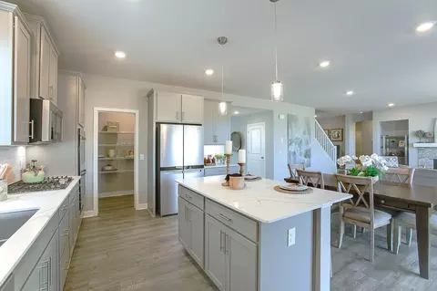 Kitchen - 890 Laurel Ct, Chaska, MN 55318 photo 3 of 5