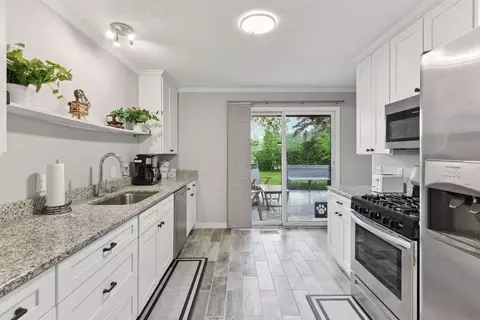 2505 Florida Ave N, Golden Valley, MN 55427