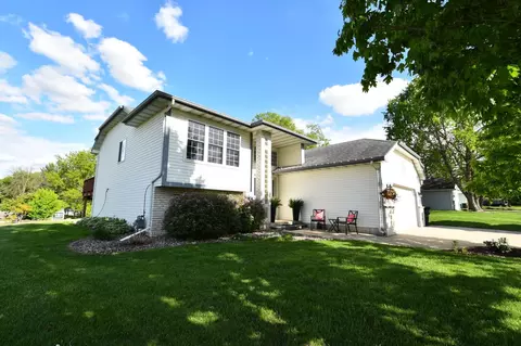 236 Gerken Dr, Zumbrota, MN 55992
