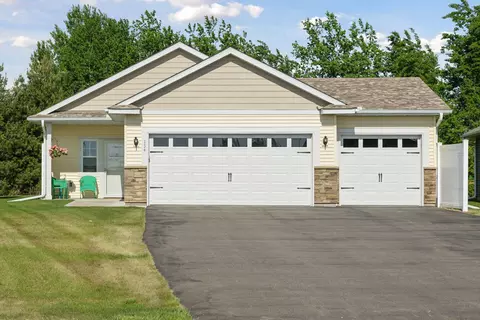 134 9th Ave NE, Isanti, MN 55040