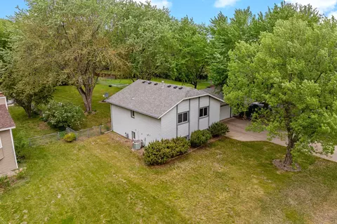8474 Sunnyside Rd, Mounds View, MN 55112