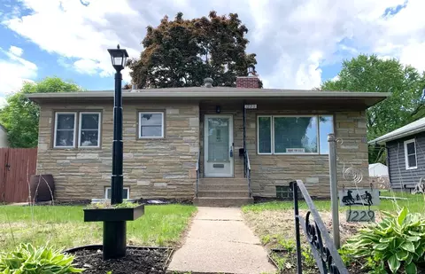 1229 Danforth St N, Saint Paul, MN 55117