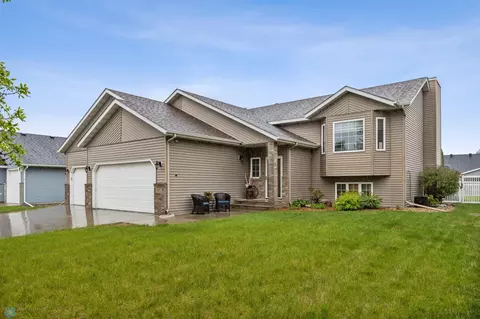 145 17th Ave W, West Fargo, ND 58078