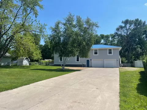 120 Century Ave SE, Hutchinson, MN 55350