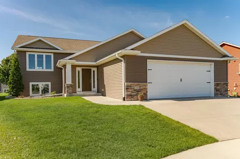 1436 Tunbridge Pl NE, Byron, MN 55920