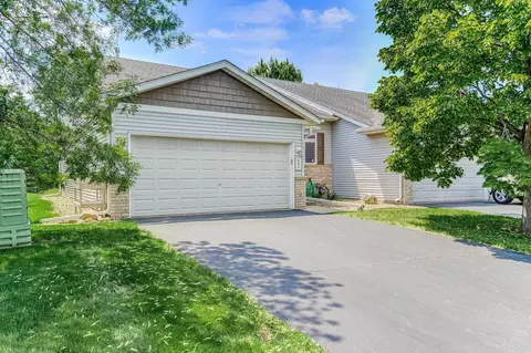 681 35th St W, Hastings, MN 55033