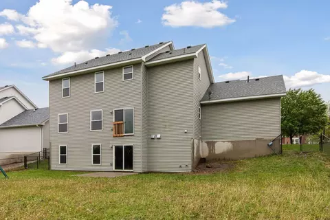 Exterior - 1418 Bluff St, Dundas, MN 55019 photo 6 of 8
