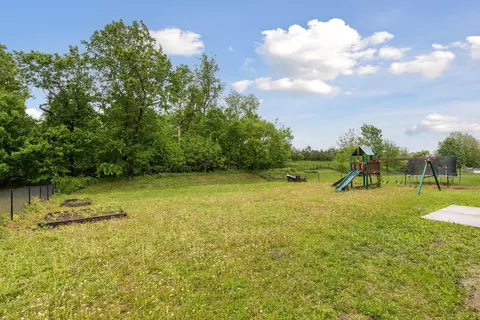Exterior - 1418 Bluff St, Dundas, MN 55019 photo 5 of 8