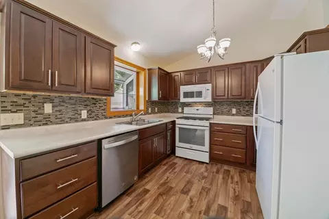 706 Schubert Dr, Buffalo, MN 55313 photo 2
