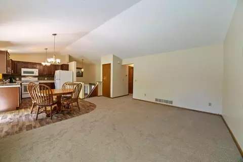 706 Schubert Dr, Buffalo, MN 55313 photo 6
