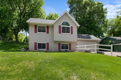 706 Schubert Dr, Buffalo, MN 55313