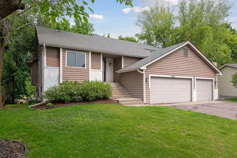 8550 Saratoga Ln, Eden Prairie, MN 55347