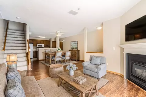 2588 Lockwood Dr, Mendota Heights, MN 55120