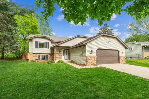 7821 74th St S, Cottage Grove, MN 55016