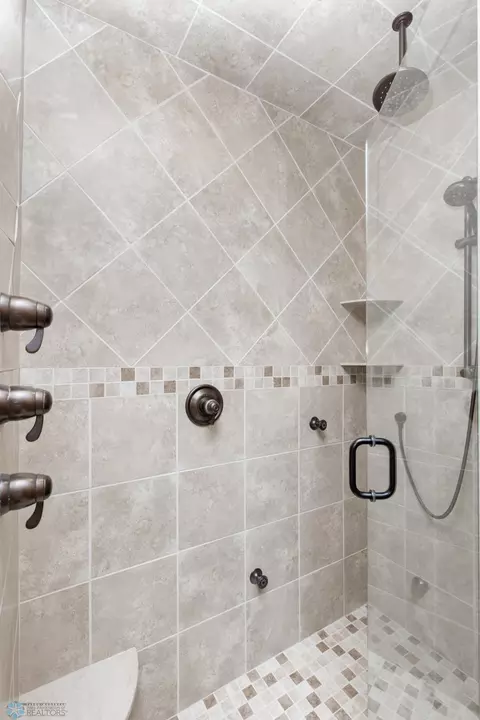 Bath - 3018 4th St NW, West Fargo, ND 58078 photo 5 of 11