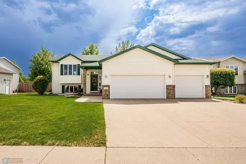 1119 6th Ave W, West Fargo, ND 58078