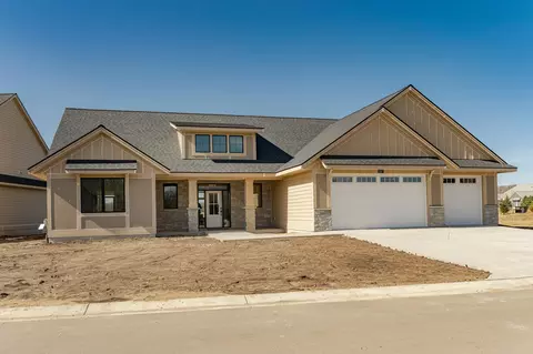 1747 Mayowood Ct SW, Rochester, MN 55902