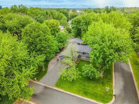 5284 Clayton Dr, Maple Plain, MN 55359