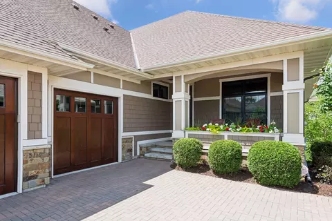 300 Bellwether Path, Wayzata, MN 55391 photo 2