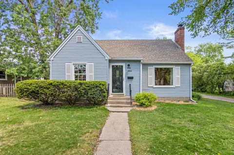 3952 Xenia Ave N, Robbinsdale, MN 55422