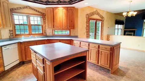 Kitchen - 8848 E Leander Rd, Cook, MN 55723 photo 4 of 9