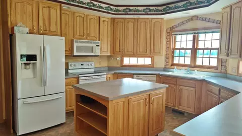 Kitchen - 8848 E Leander Rd, Cook, MN 55723 photo 7 of 9