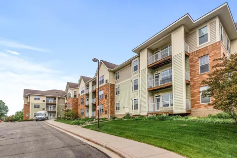 5445 Boone Ave N #216, New Hope, MN 55428